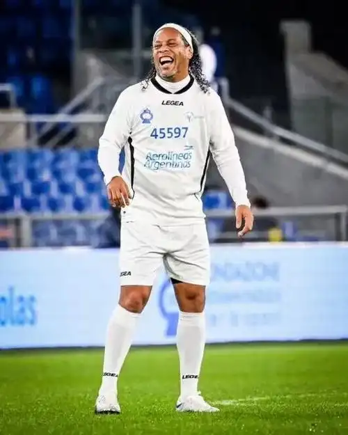 也期望他在 也期望他在